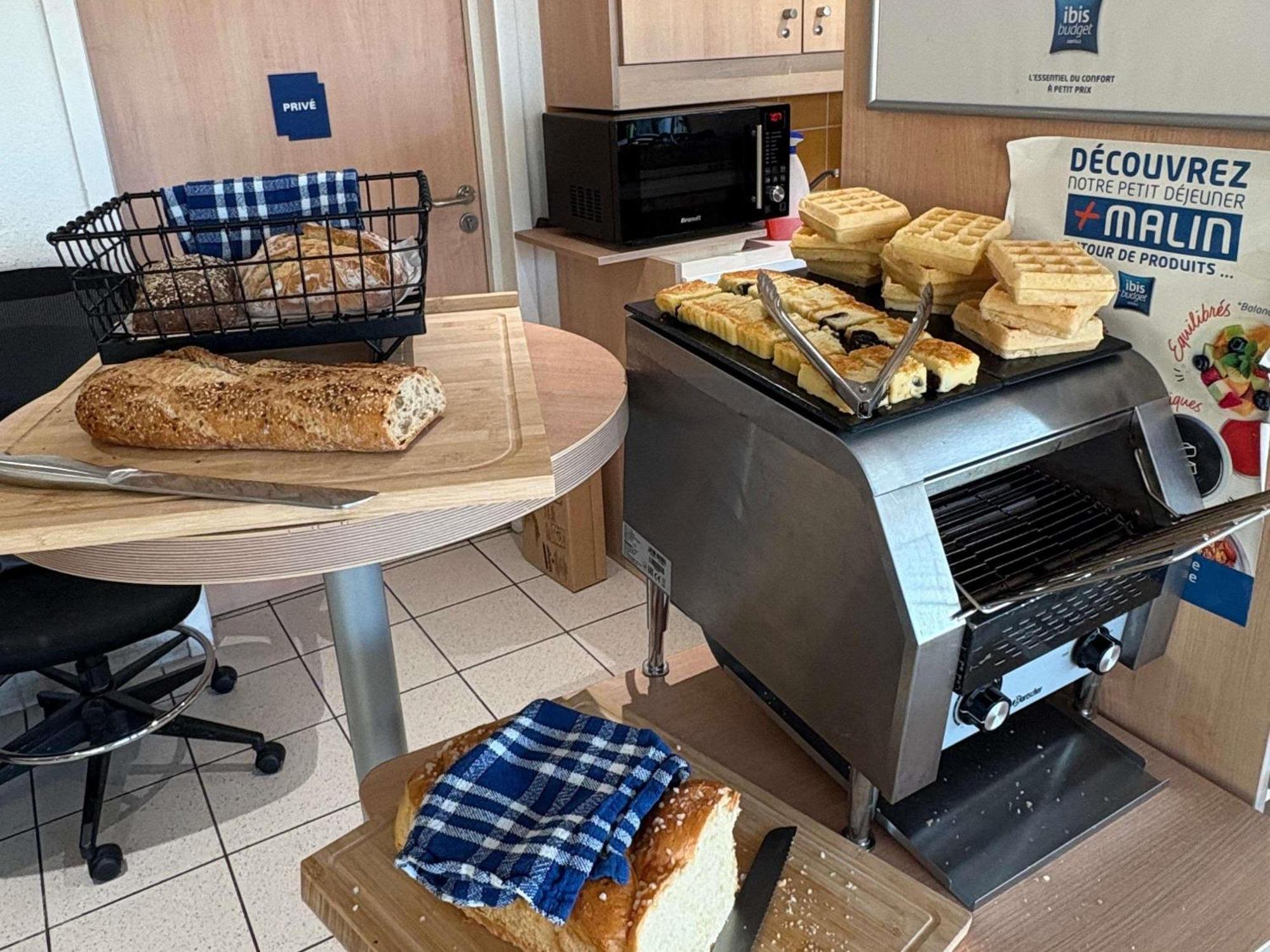 Ibis Budget Ancenis Mesanger Luaran gambar