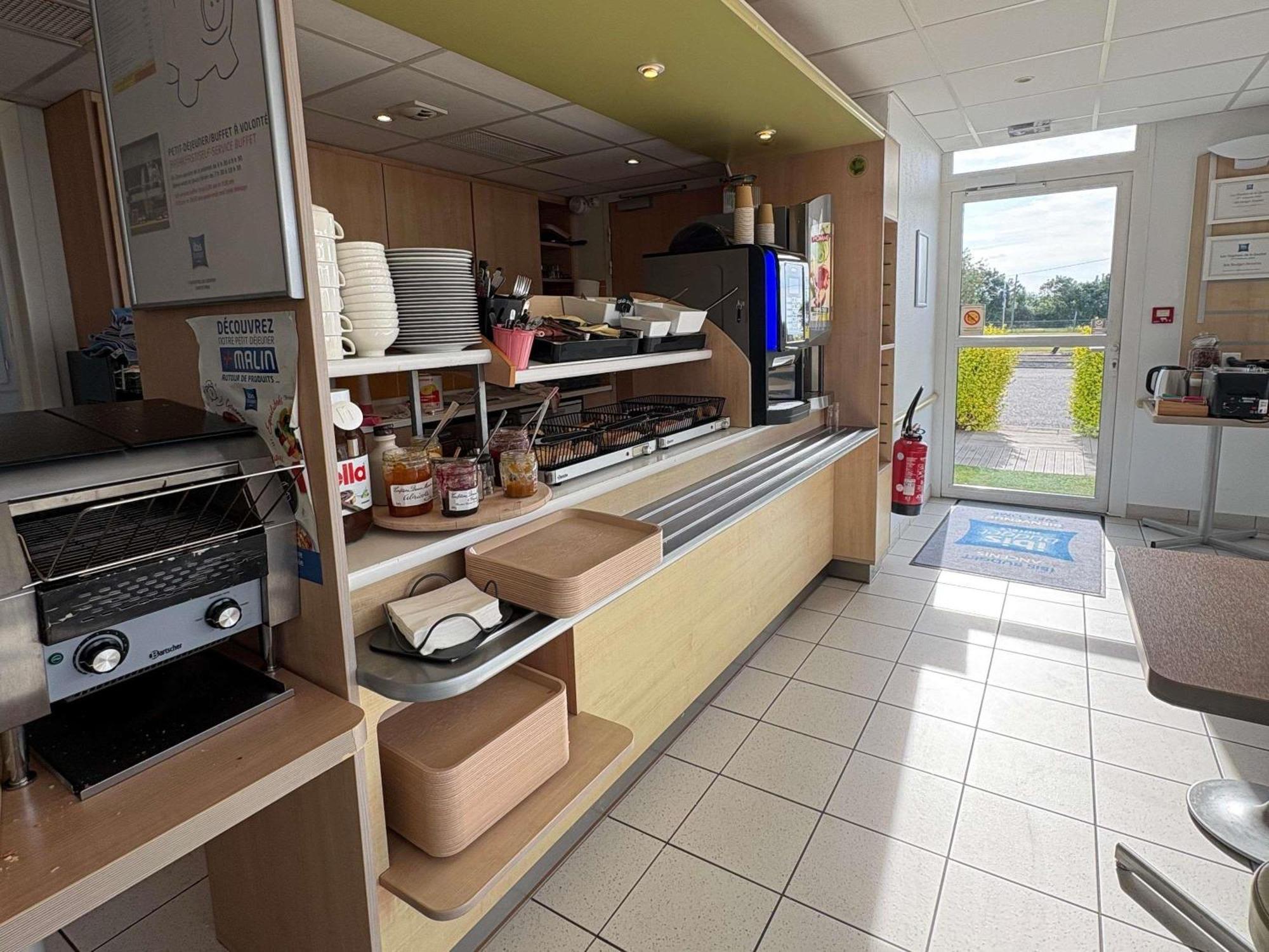 Ibis Budget Ancenis Mesanger Luaran gambar
